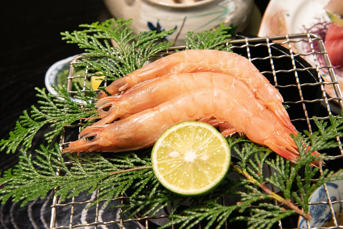 夕食一例／本海老の網焼き