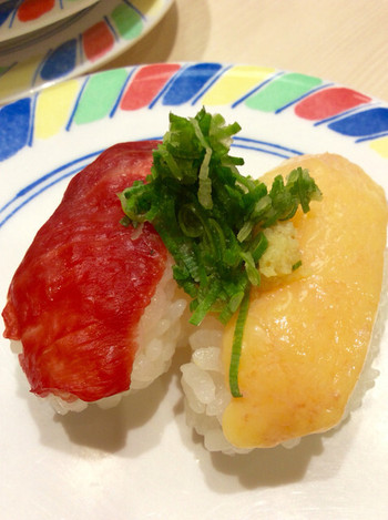「寿しのむさし 京都駅八条口店」料理 1055926 さくら: 馬刺しとこうねのセット。珍味と言える。
