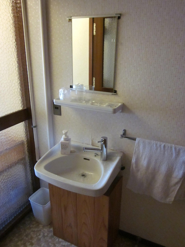 レトロな洗面台の雰囲気が好い～