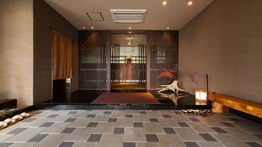 内部エントランス / 2