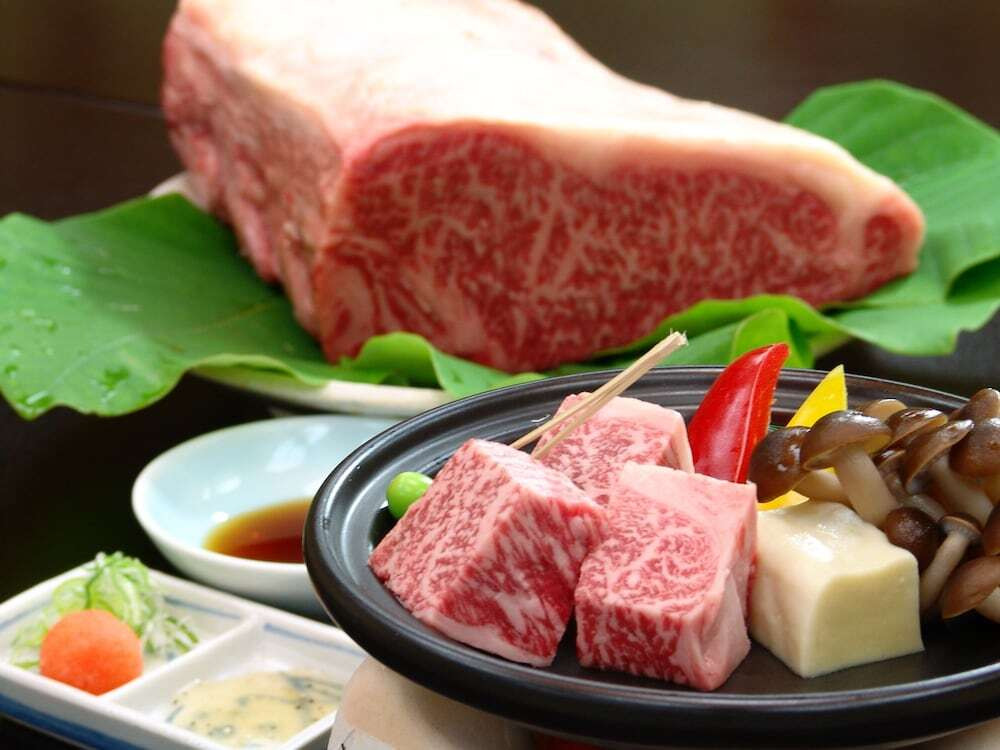 「懐石宿水鳳園」 料理 174234362 飛騨牛の溶岩焼き