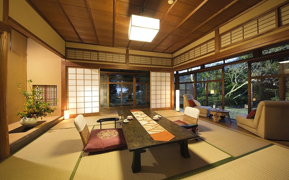 豊かな自然に囲まれた風情ある佇まい3647180