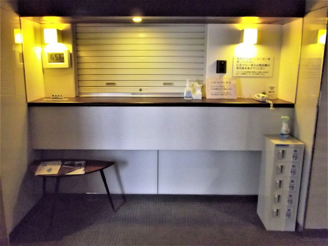 無人システムのフロント　チェックイン・アウト