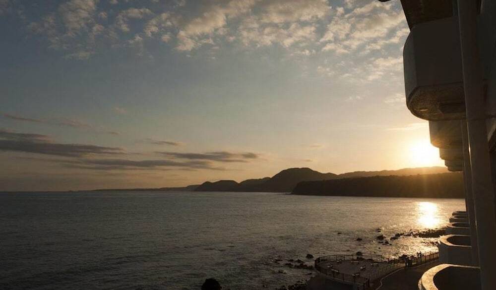 海に浮かぶような
露天風呂でのんびり / 4