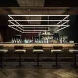 雰囲気のあるバーカウンター / 2