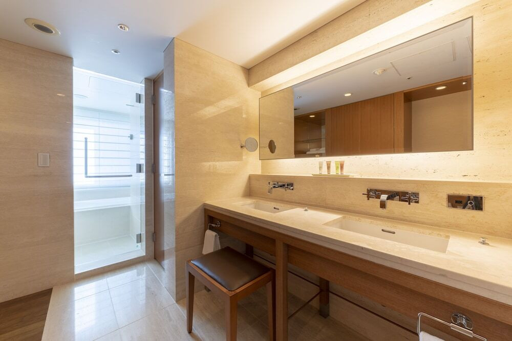 JR新横浜駅から徒歩約1分！絶好の立地で早朝移動も楽ラク3554772