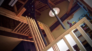 [漆黒の間/Shikkoku-Ma:203号室] スタジオコンフォート: スライド式ダブルベッド/布団 専用バスルーム (シャワーブース/シャワートイレ) 禁煙