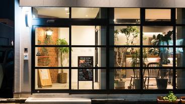 施設の入り口 / 21