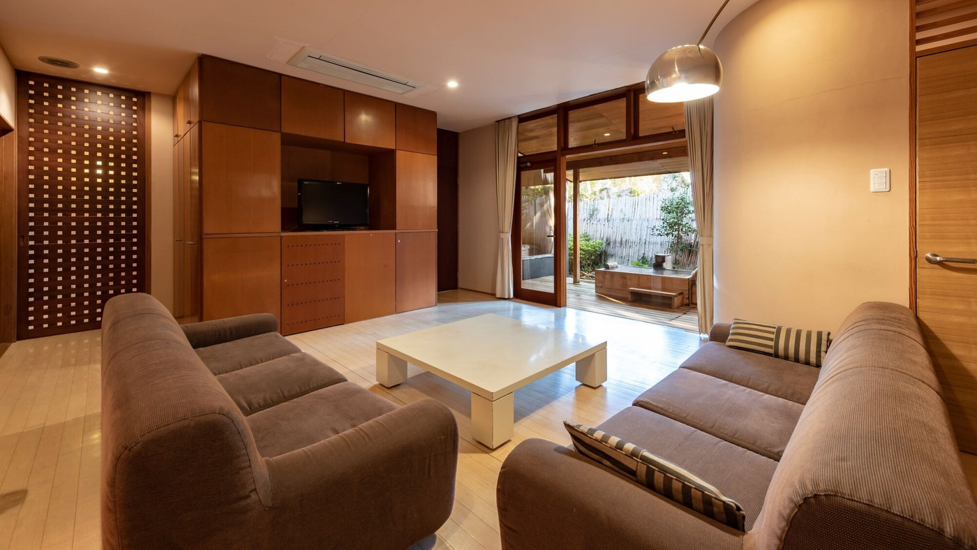 約800年の歴史を誇る川棚温泉の湯を堪能4254744