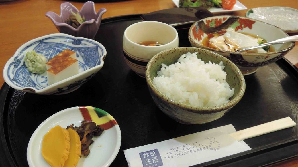 伊豆の恵みの朝ごはん
伊勢海老＆アジの開き / 3