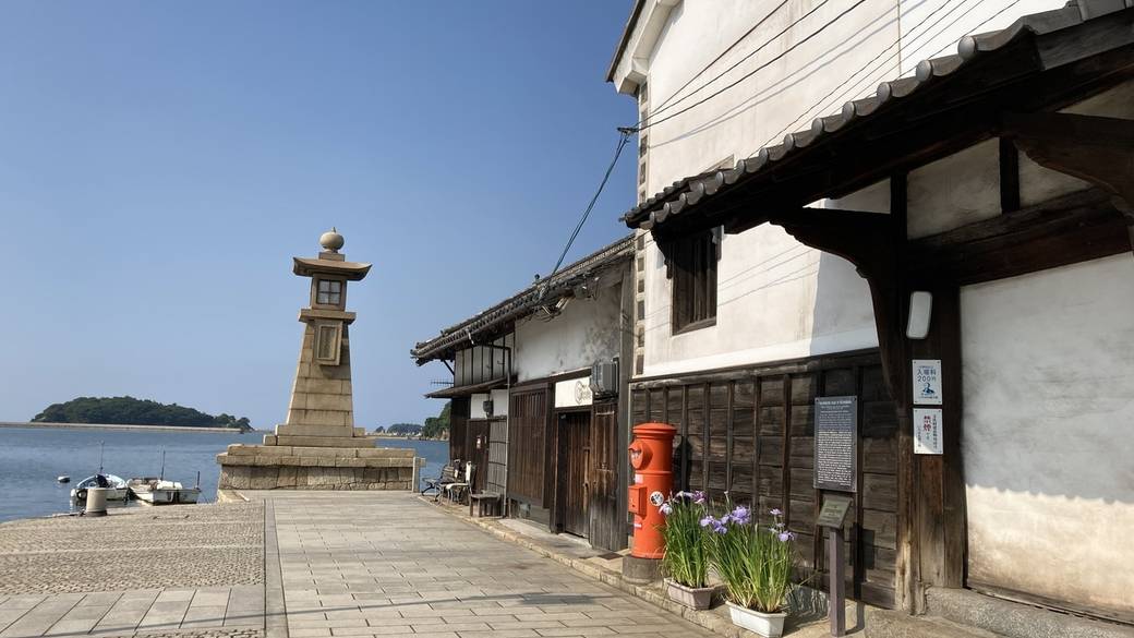 鞆の浦のシンボル「常夜燈」 / 2