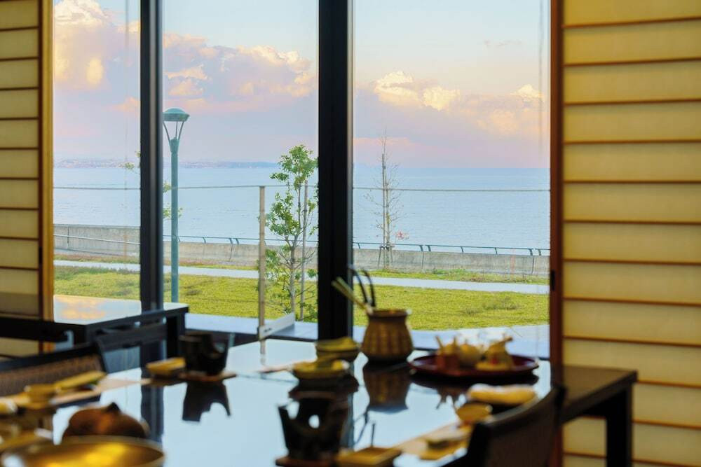 旅館のお食事処