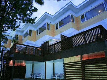 「タカミヤ湯の浜テラス 西洋茶寮」 外観 23540348 日本海沿いの山間に建つ非日常に誘う大人の為のオーベルジュ