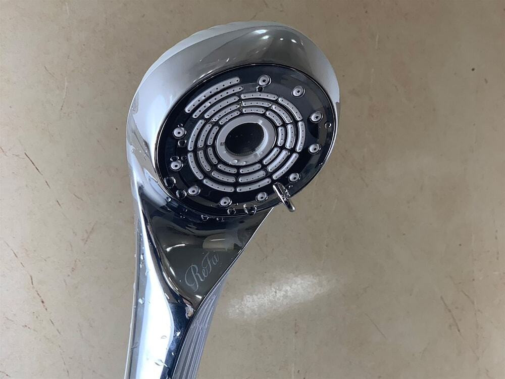 バスルームのシャワー