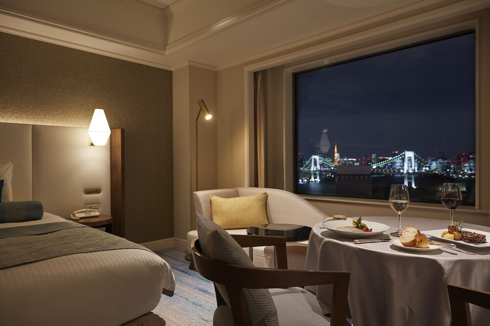 ルームサービス充実！お部屋でゆっくり鑑賞会を楽しもう4058462