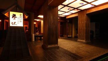 内部エントランス / 2