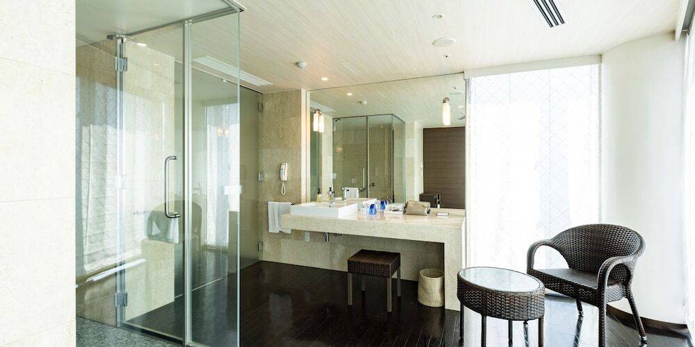 デラックススイート 洗面台 / 3