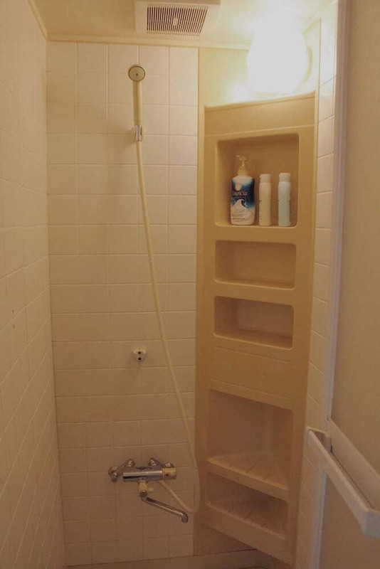 バスルームのシャワー