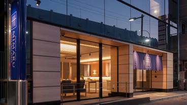 施設の入り口 / 8