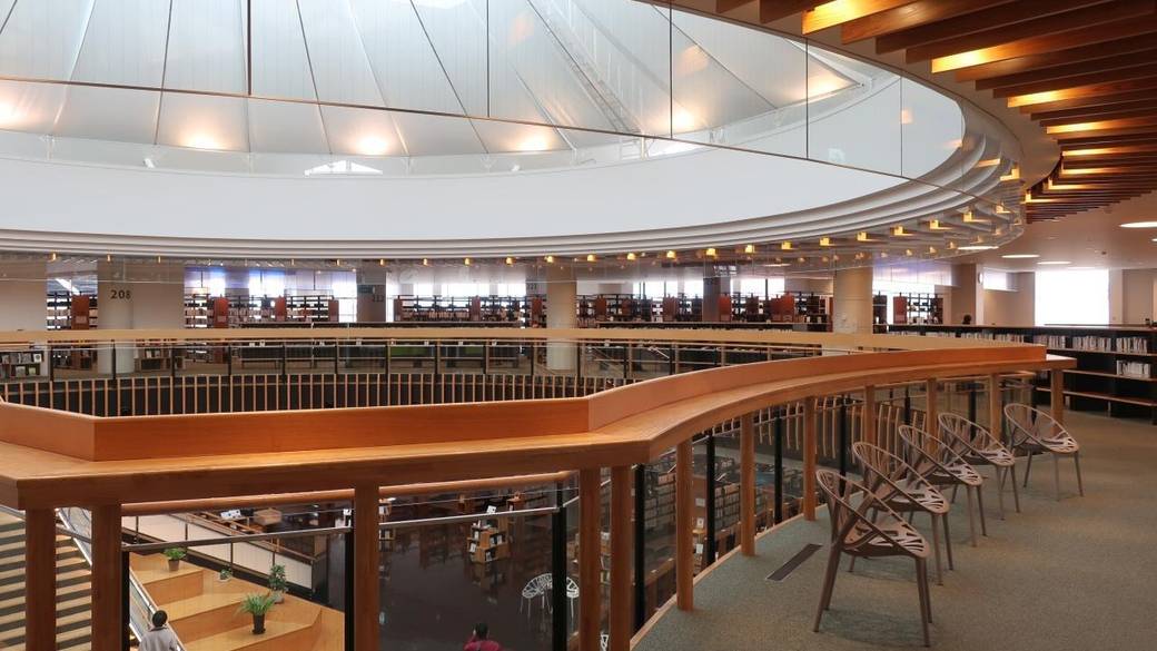 都城市立図書館 / 2