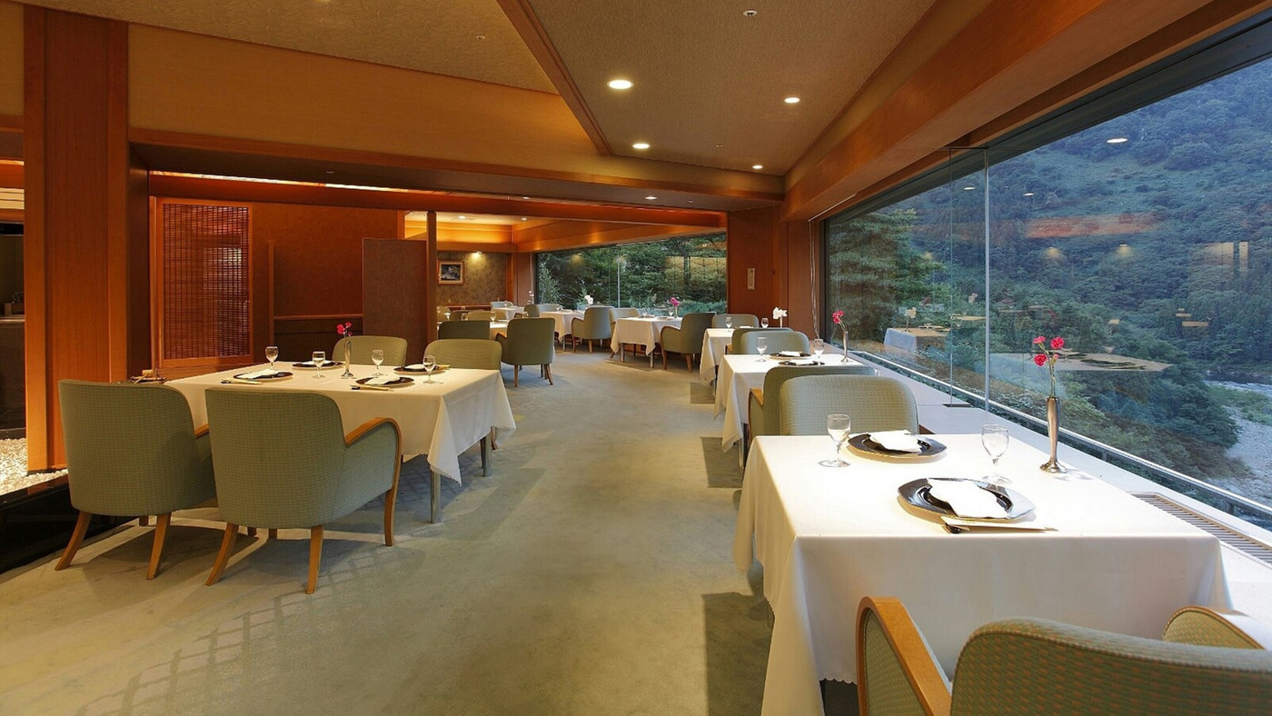 源泉かけ流しの露天風呂付き客室で忘れられない極上ステイを3655038