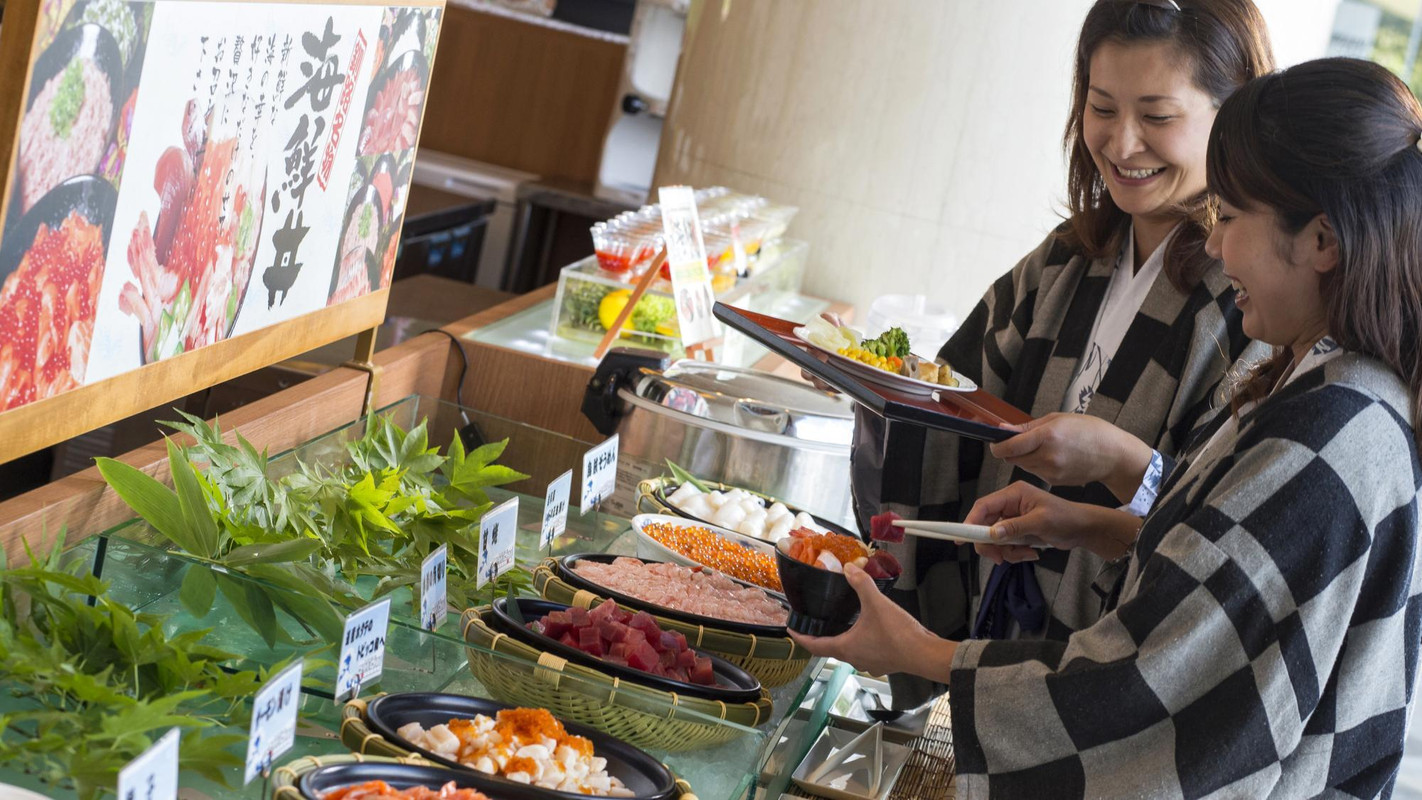 ビュッフェ風景