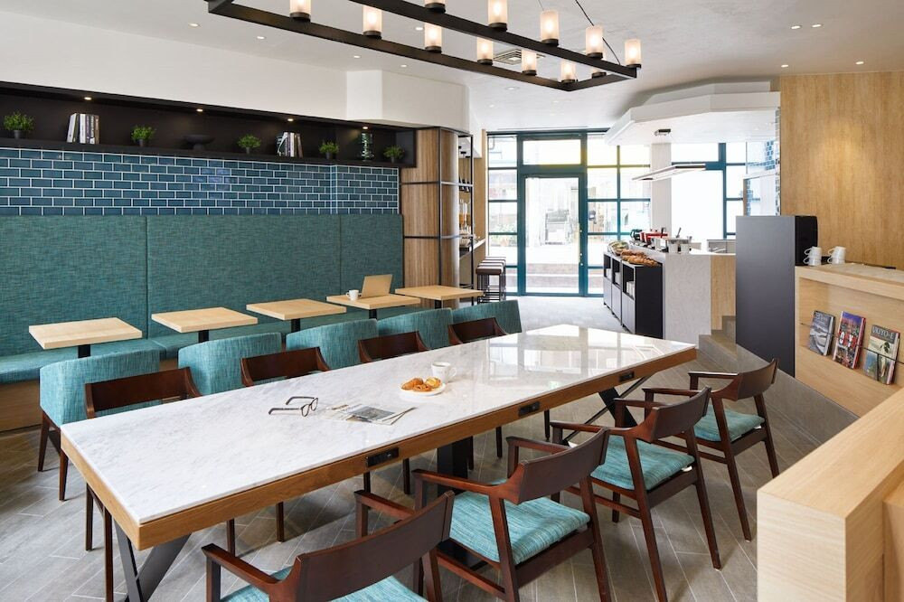 ロビーラウンジ