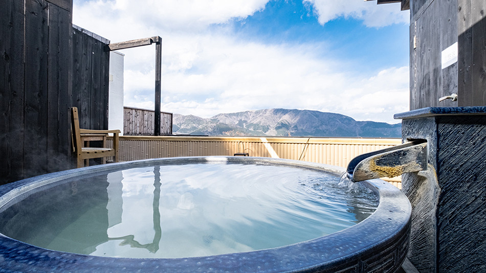 客室専用露天風呂「恋月」