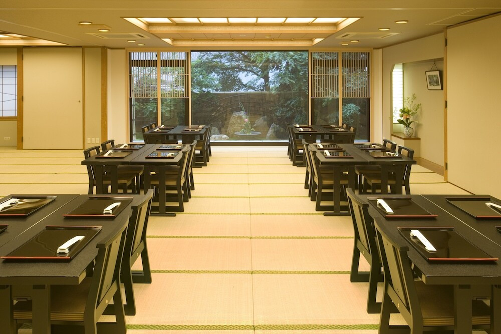 レストラン