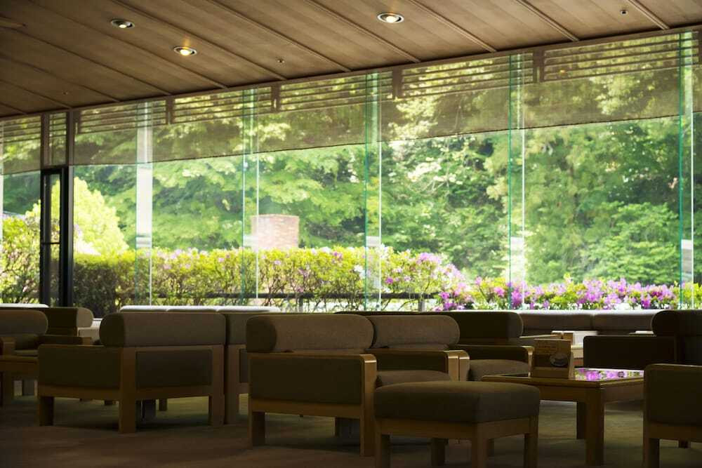 春は山菜、秋はキノコ。牛陶板ステーキも美味3389652