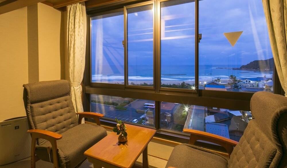 広縁からみえる風景 / 5