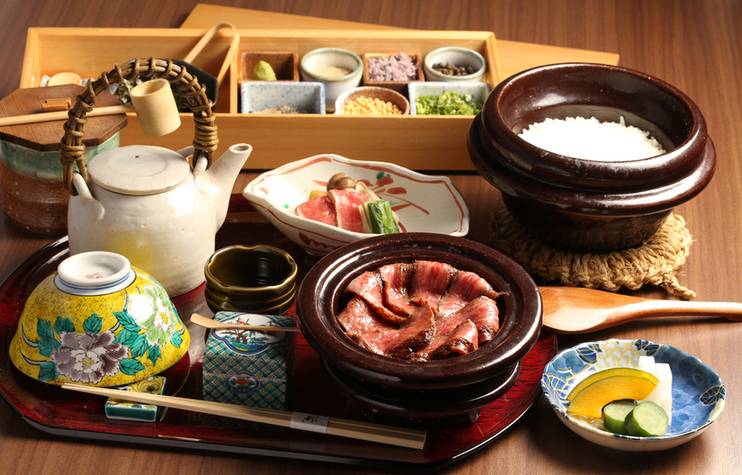 ディナーは外食で
「祇園肉亭 新」 / 2