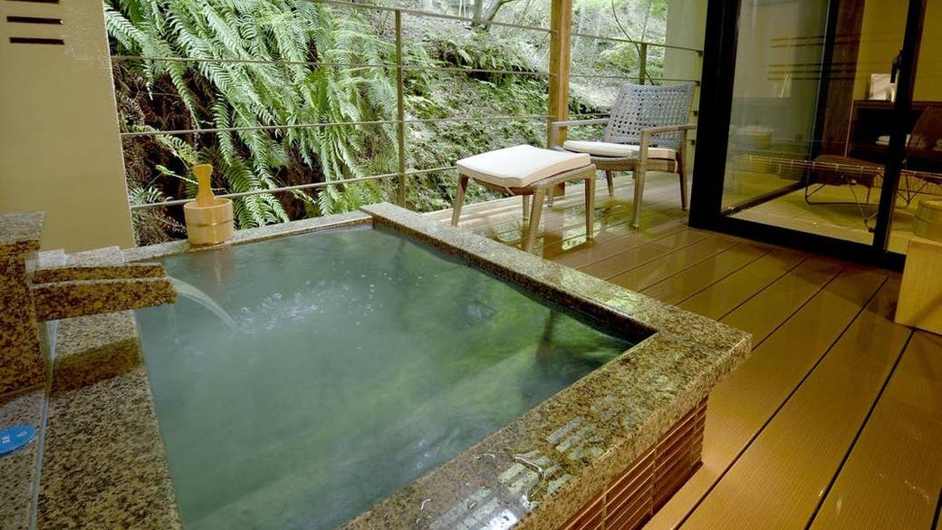 「山のテラス」客室露天風呂 / 1