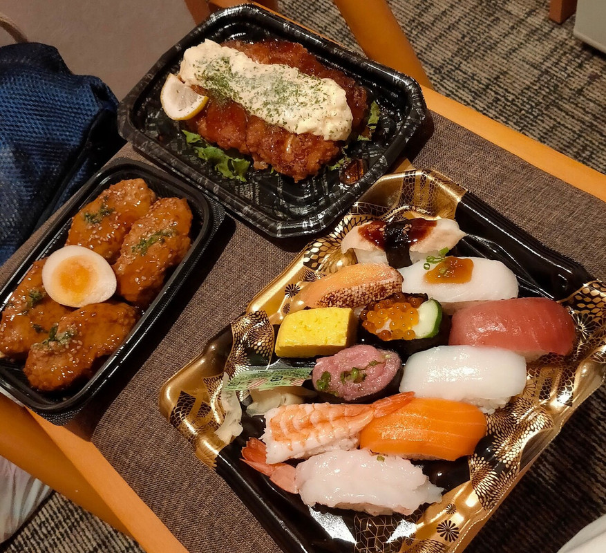 目の前でスーパーで夕飯を調達