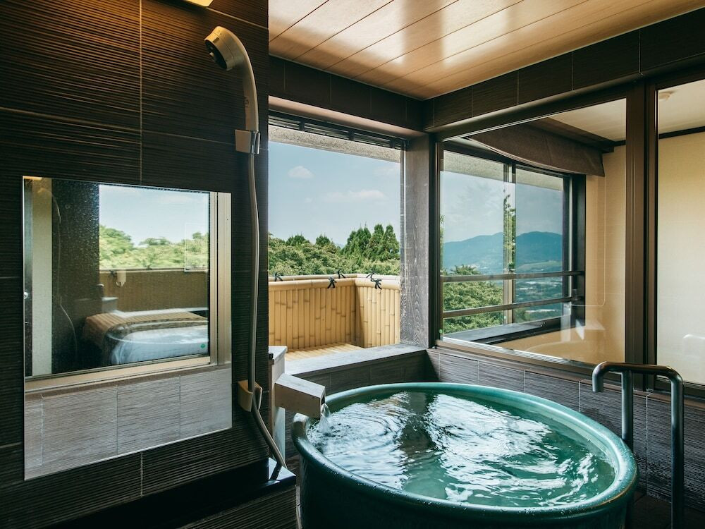 山頂から大阪平野を一望！温泉や美食が楽しめる絶景宿3982163