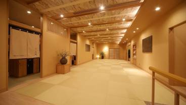 内部エントランス / 2