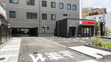 RV またはトラック用駐車場 / 3