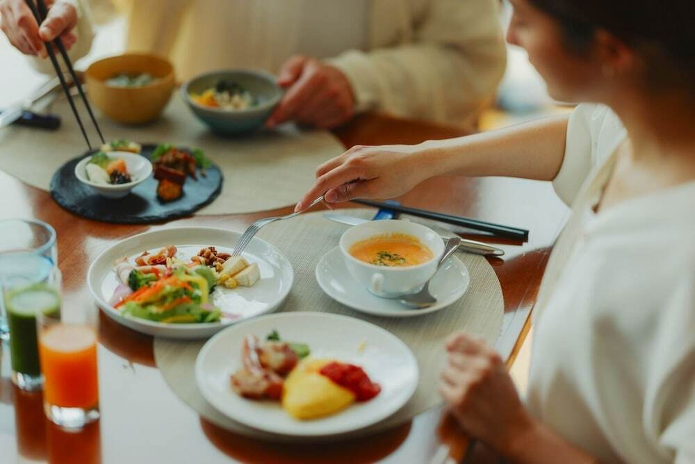 朝食