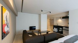 デラックス スタジオスイート (601)