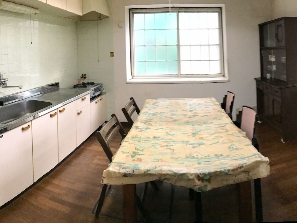 客室内のダイニングエリア