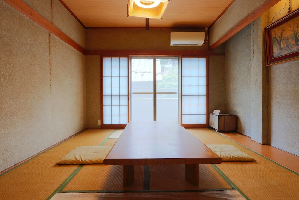 旅館のお食事処