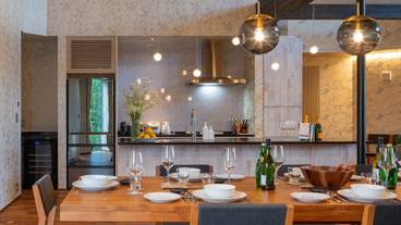 客室内のダイニングエリア / 11