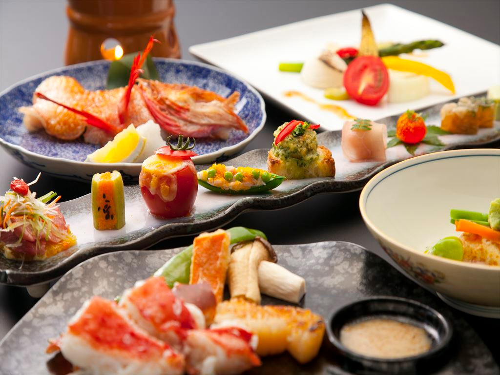 “2食1泊”を楽しむために宿泊する料理自慢のオーベルジュ4253627