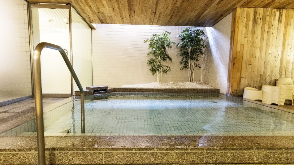 旅の疲れを癒すミスト付浴場3501113