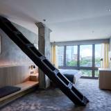 全客室異なるデザイン
アート＆鉄骨が主役の客室 / 2