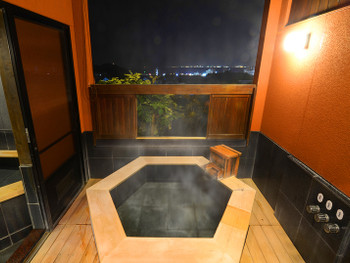 お部屋にある温泉で家族時間を満喫4778903