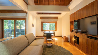 マナサヴィラ 1階