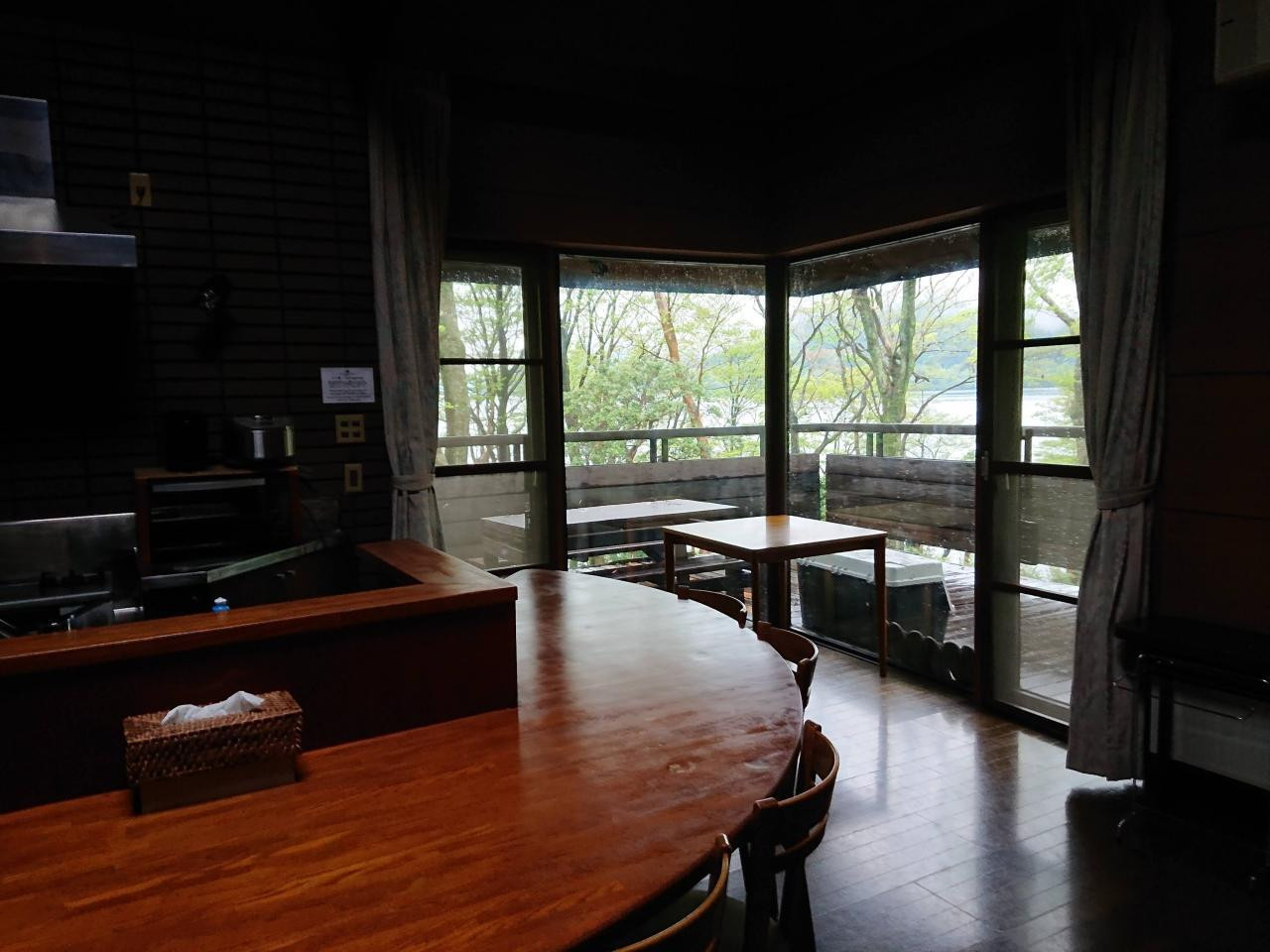 芦ノ湖畔で別荘気分でグランピングを楽しもう3407329