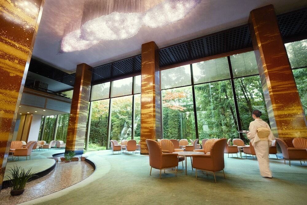 大人の旅に寄り添う老舗ホテル。レストランでは美しいディナーも◎4112962