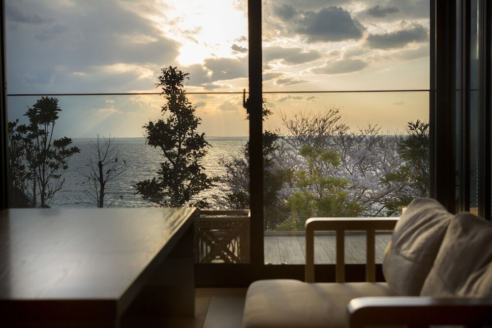 2人の思い出の曲を聴きながらプライベートジャグジーへ3482057